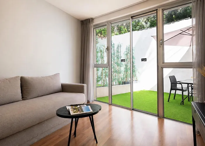 Sea Land Suites